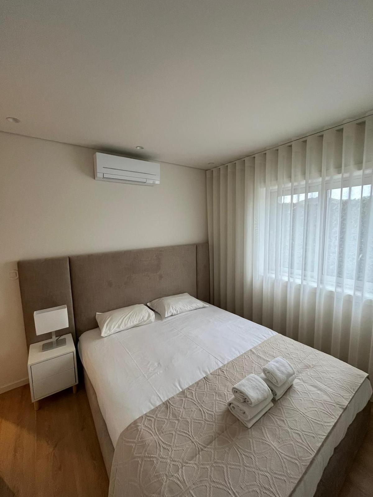 Brittos Home Lovely Stay - Villa Family In Vn Famalicao Вила-Нова-ди-Фамаликан Экстерьер фото