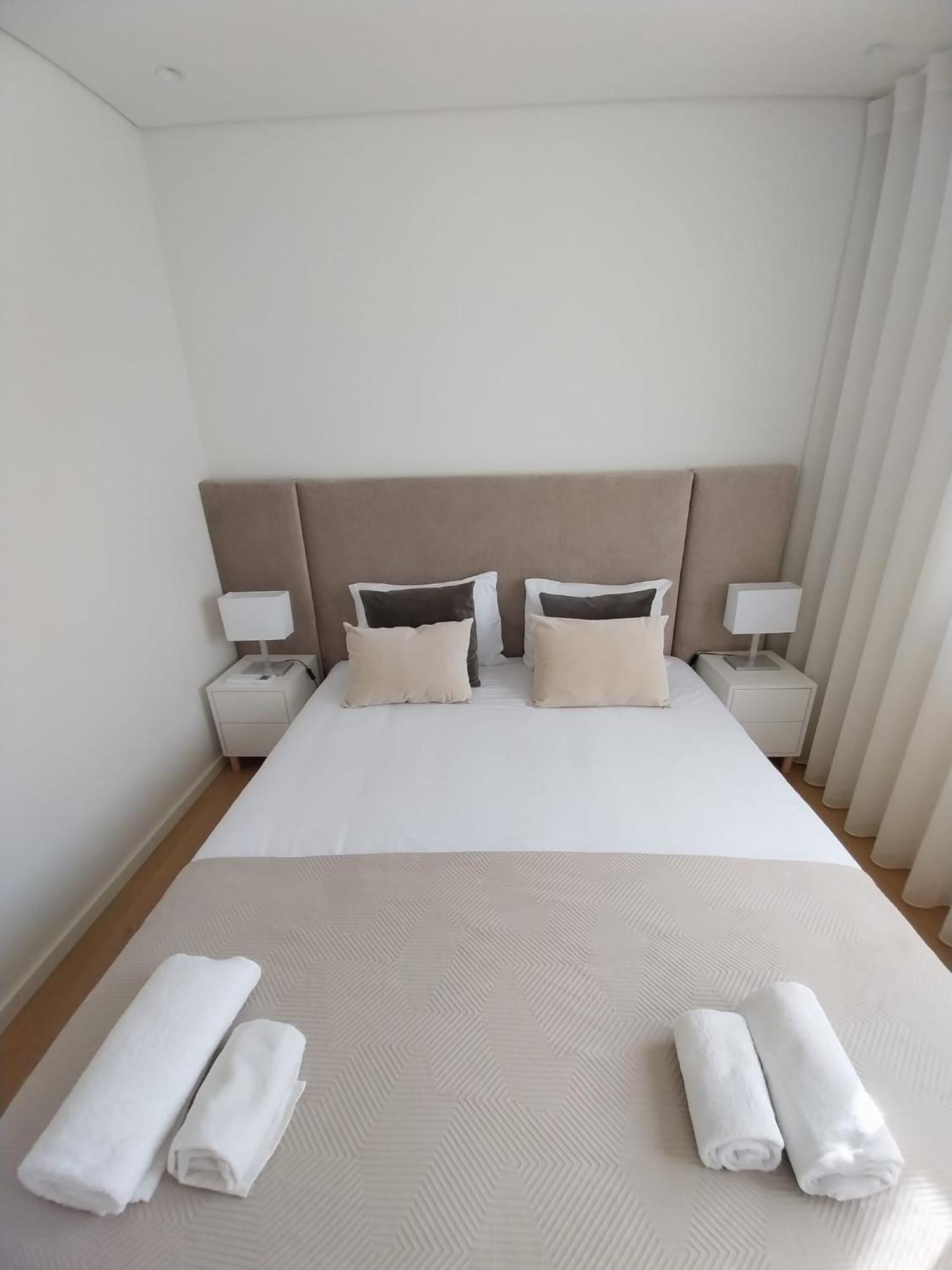 Brittos Home Lovely Stay - Villa Family In Vn Famalicao Вила-Нова-ди-Фамаликан Экстерьер фото
